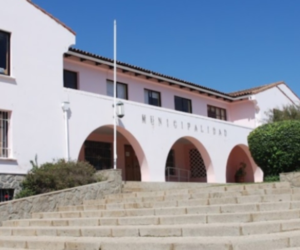 Decretan prisión preventiva para tesorera municipal de Algarrobo acusada por desfalco de $1.000 millones