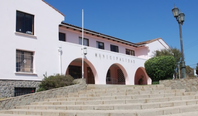 Decretan prisión preventiva para tesorera municipal de Algarrobo acusada por desfalco de $1.000 millones