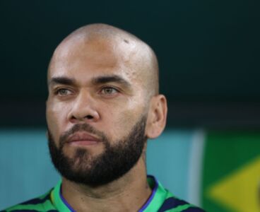 El futbolista brasileño Dani Alves enfrenta 9 años de cárcel por acusación de violación