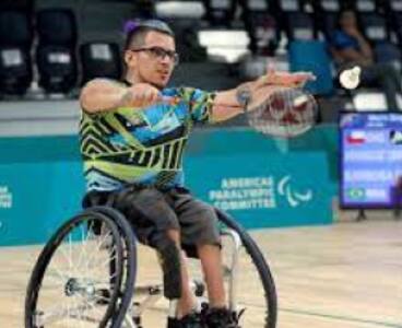 La número 16: Jaime Aránguiz consigue medalla de oro para Chile en Parabádminton
