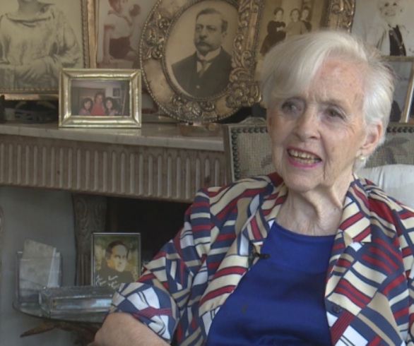 A los 98 años muere Carmen Barros, la primera Carmela del teatro chileno