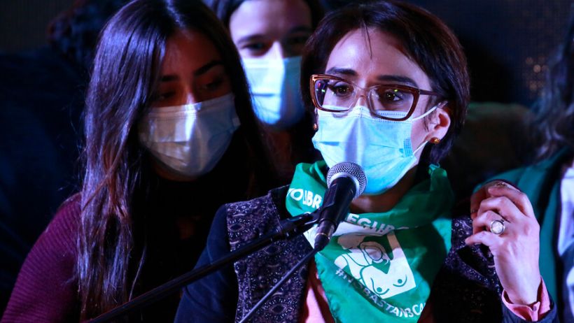 Consejo de Defensa del Estado se querelló contra Karina Oliva y otros 11 exmilitantes de Comunes por Fraude de Subvenciones