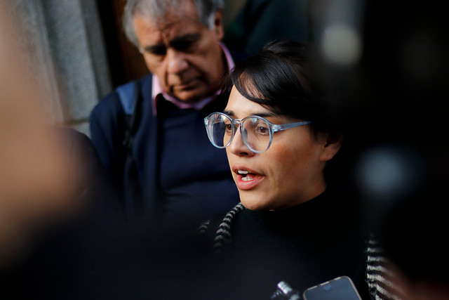 Consejo de Defensa del Estado se querelló contra Karina Oliva y otros 11 exmilitantes de Comunes por Fraude de Subvenciones