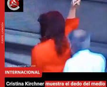 El dedo de Cristina Kirchner en la asunción de Javier Milei