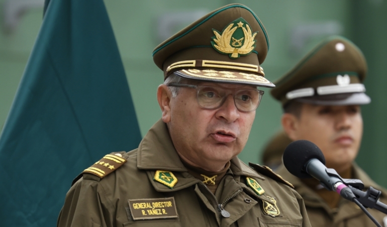 Entrega de más de 180 vehículos nuevos para Carabineros: el general Yáñez agradece a Boric