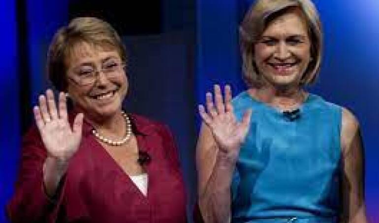 Evelyn Matthei critica a Michelle Bachelet por aborto en tres causales: Duele que caiga en este tipo de mentiras