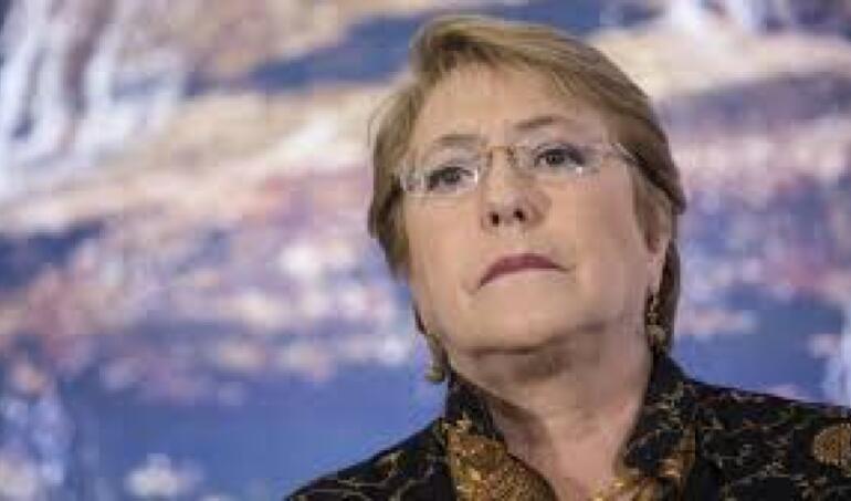 Expresidenta Bachelet advierte retroceso en los derechos de las mujeres en propuesta constitucional