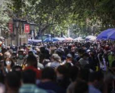 Extranjeros residentes en Chile alcanzan los 1,6 millones