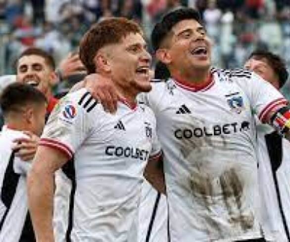 Investigan a 22 jugadores de Colo Colo por posibles irregularidades en licencias de conducir