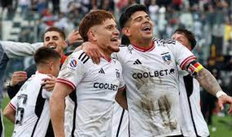 Investigan a 22 jugadores de Colo Colo por posibles irregularidades en licencias de conducir