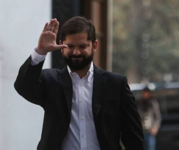 Presidente Boric descarta cambio de gabinete