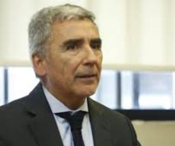 Rector Carlos Peña: El Socialismo Democrático y Boric deben sacudirse del lastre del Frente Amplio