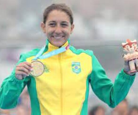 Triatleta brasileña campeona panamericana y ganadora del Ironman de Pucón fue atropellada mientras entrenaba: Está grave