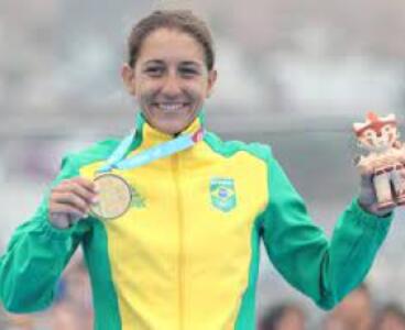 Triatleta brasileña campeona panamericana y ganadora del Ironman de Pucón fue atropellada mientras entrenaba: Está grave