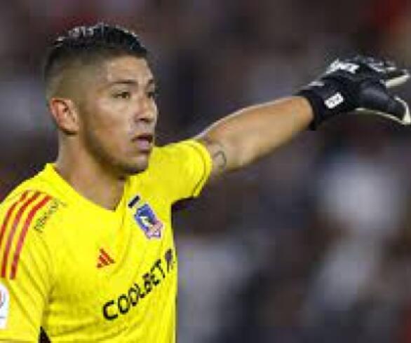 Arquero de Colo Colo y de la selección: Brayan Cortés ficharía por Vélez Sarsfield de su extécnico Gustavo Quinteros