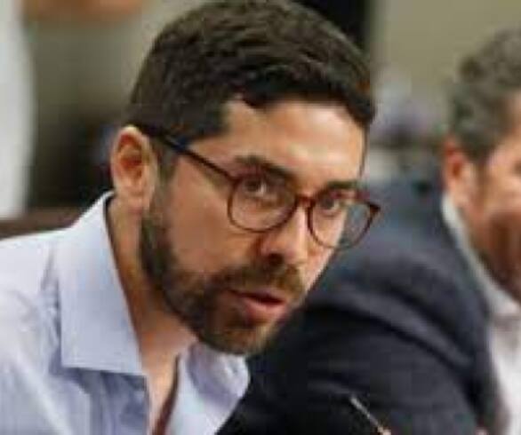 Diputado Juan Santana (PS) reconoce reunión con empresarios de AFPs en casa de Zalaquett