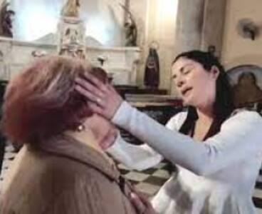 La “sanadora de Rosario” congregó a miles de asistentes en el Templo Votivo de Maipú