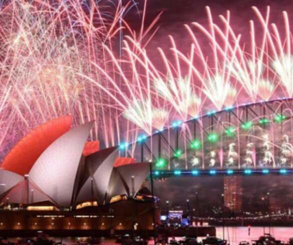 Los primeros en recibir el año nuevo con fuegos de artificio, luces y drones luminosos: Australia, Nueva Zelanda y China