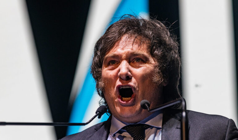 Programa de Milei comparado con el de Pinochet: ¿Hay elementos del fascismo?