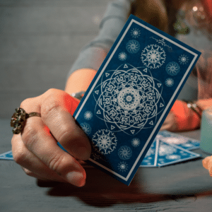 La felicidad y el cumplimiento: interpretando la carta del Tarot del 10 de Copas